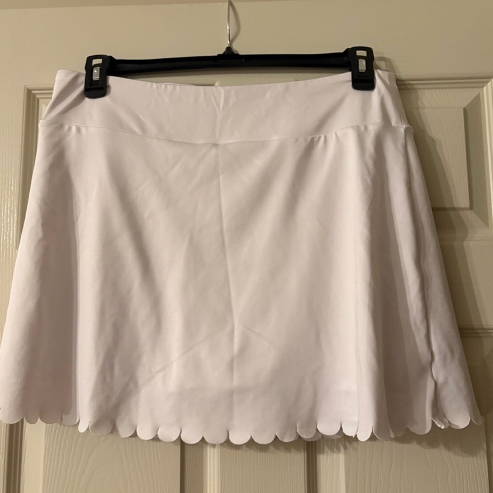 Elegant White Scalloped Hem Skirt